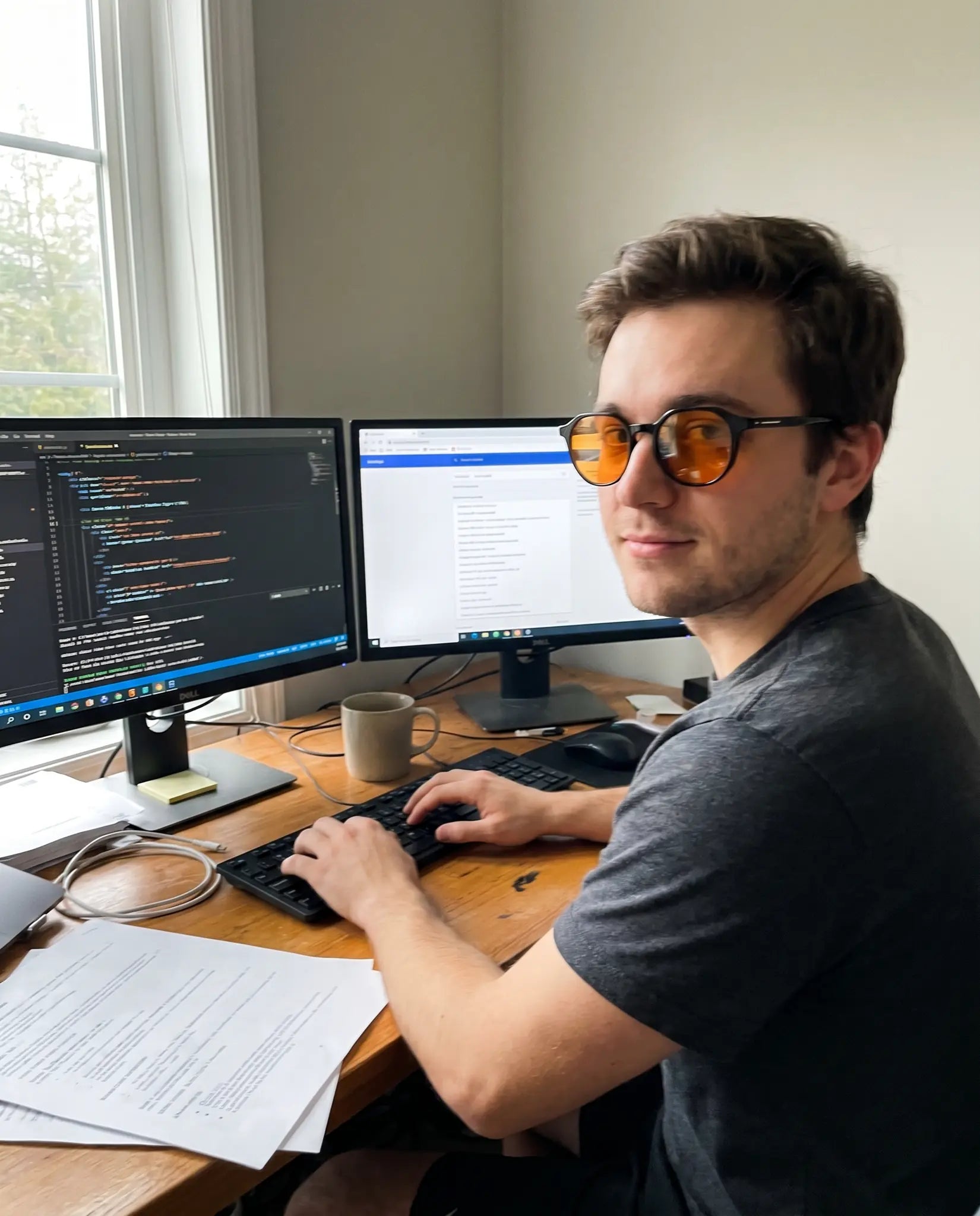LITEZ UGC Daily man dual monitor